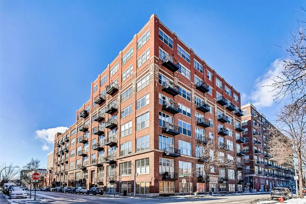 Chicago Real Estate | View 1500 W Monroe Street, 117 | 1 Bed, 1 Bath