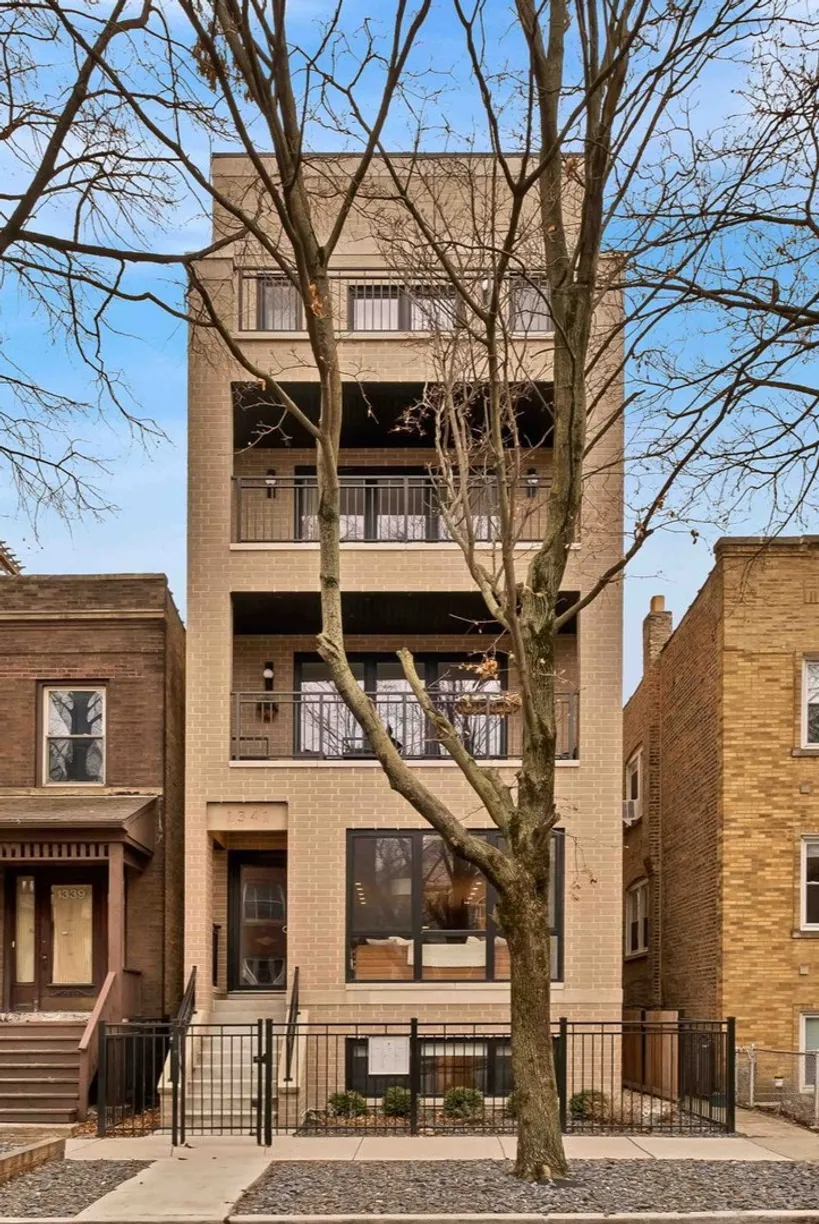Chicago Real Estate | View 1341 W Wrightwood Avenue, 1 | 4 Beds, 3 Baths