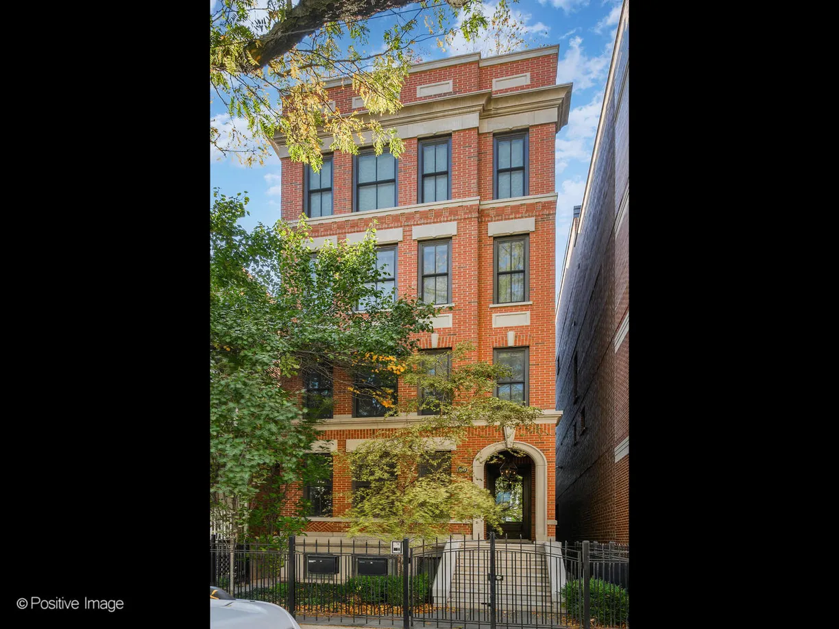 Chicago Real Estate | View 1942 N Sedgwick Street, PH | 3 Beds, 2 Baths