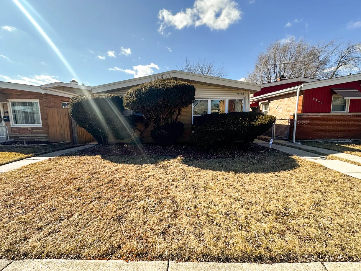 Chicago Real Estate | View 9412 S Parnell Avenue | 3 Beds, 1 Bath