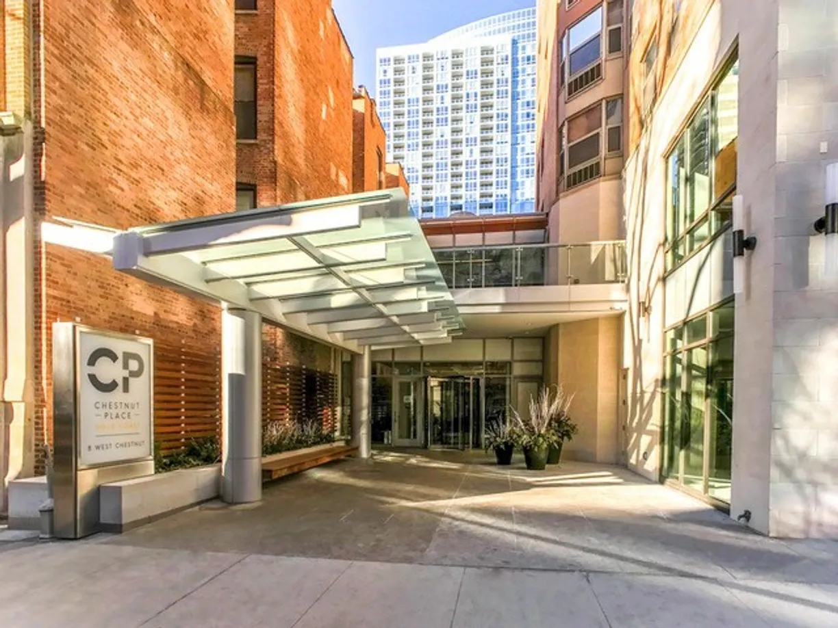 Chicago Real Estate | View 8 W Chestnut Street, 2H | 1 Bed, 1 Bath