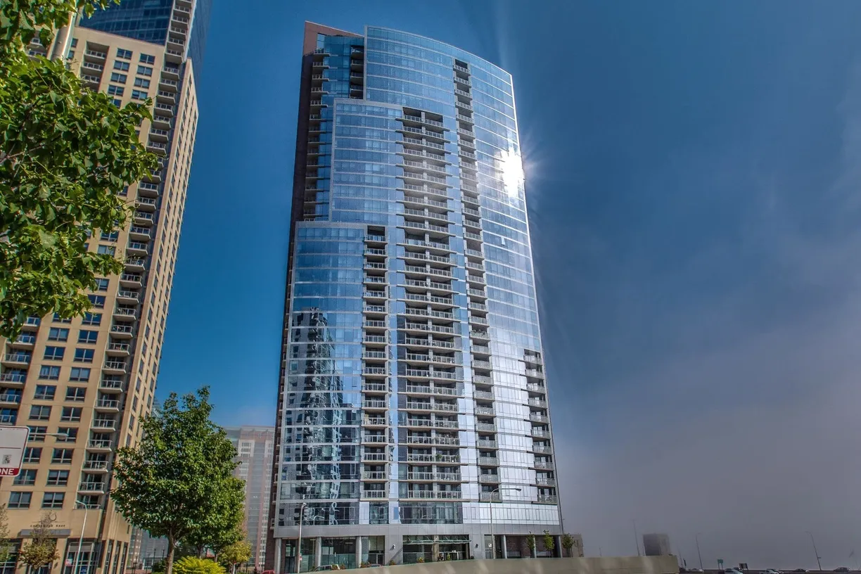 Chicago Real Estate | View 450 E Waterside Drive, 907 | 1 Bath