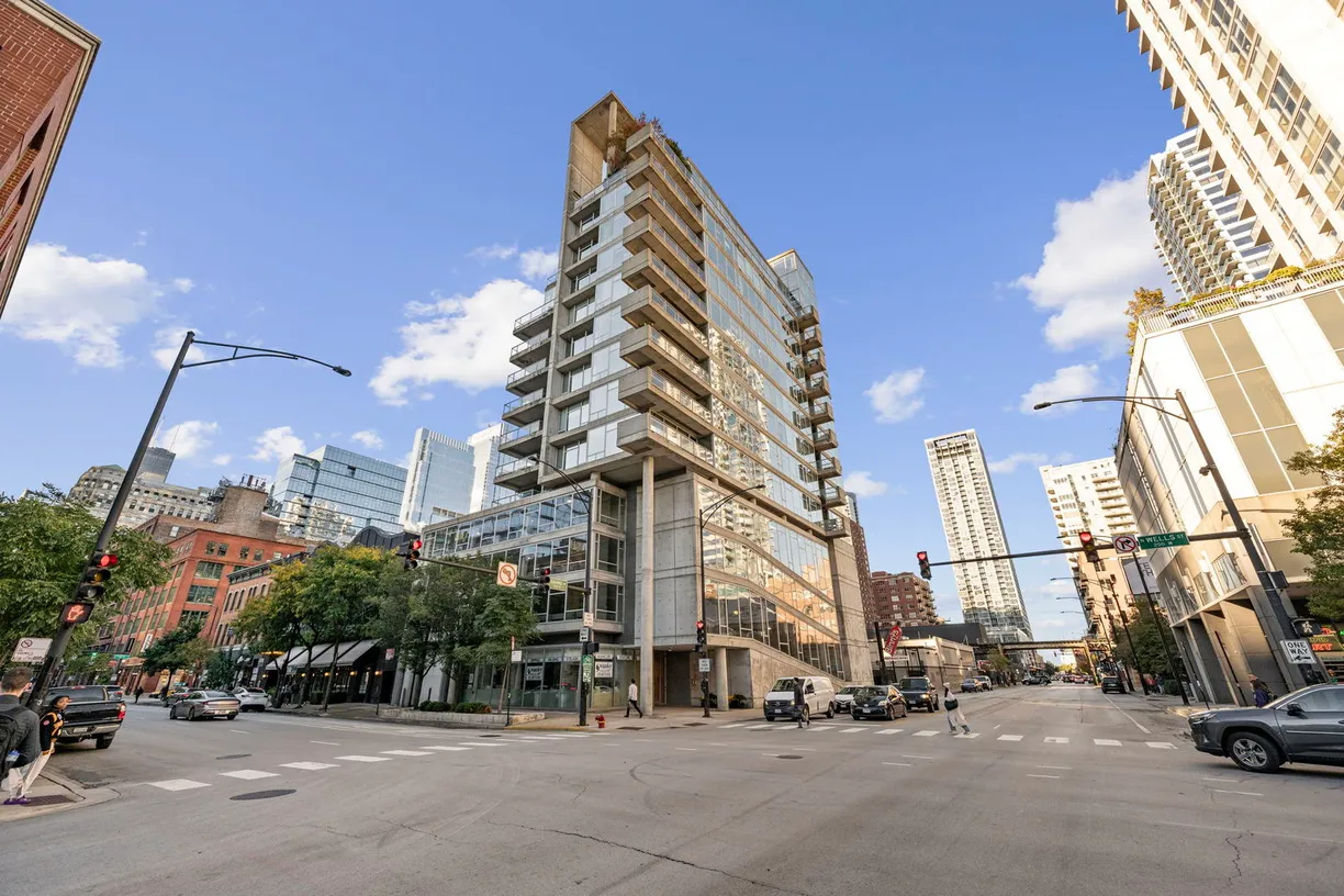 Chicago Real Estate | View 201 W Grand Avenue, 603 | 2 Beds, 2 Baths