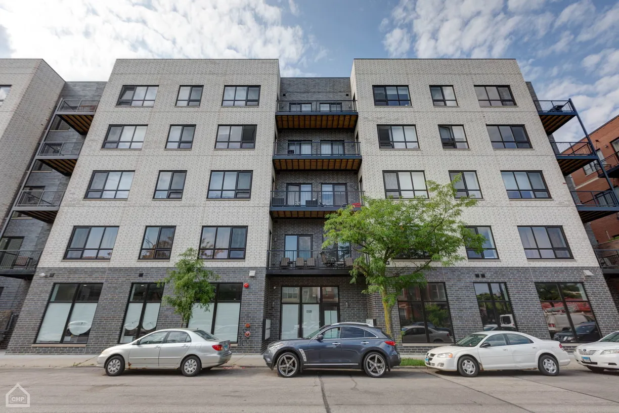 Chicago Real Estate | View 2127 W Madison Street, 202 | 2 Beds, 2 Baths
