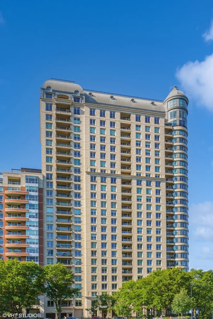 Chicago Real Estate | View 840 N Lake Shore Drive, 1002 | 2 Beds, 2 Baths