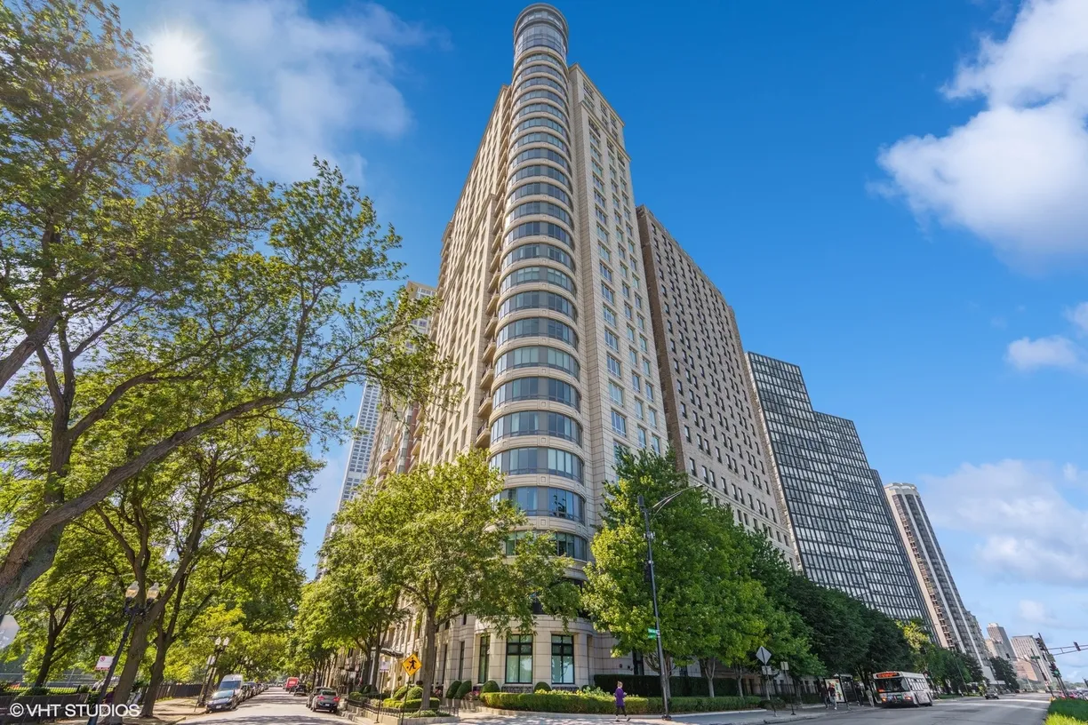 Chicago Real Estate | View 840 N Lake Shore Drive, 1002 | Listing