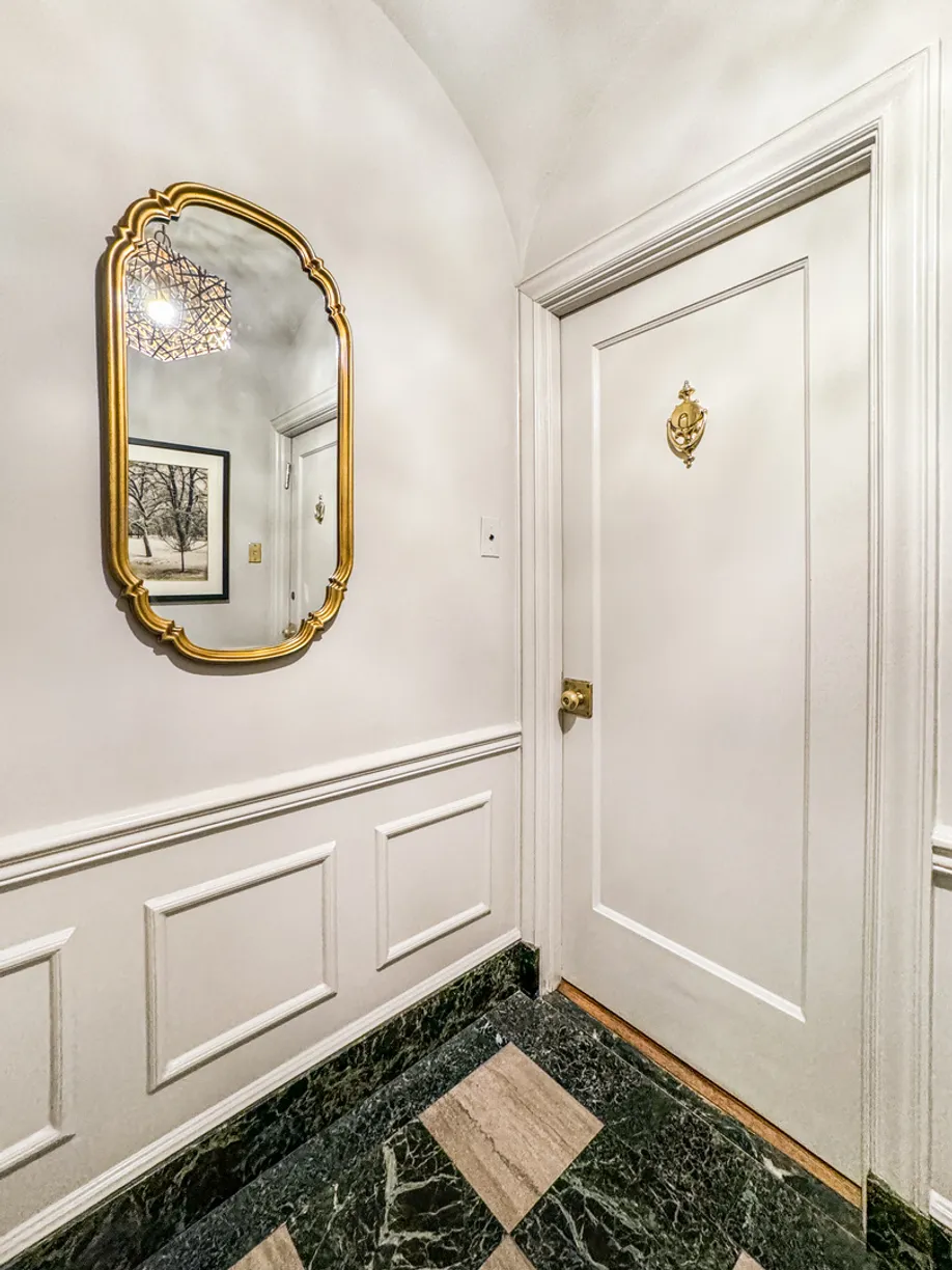 Chicago Real Estate | View 399 W Fullerton Parkway, 2W | Listing
