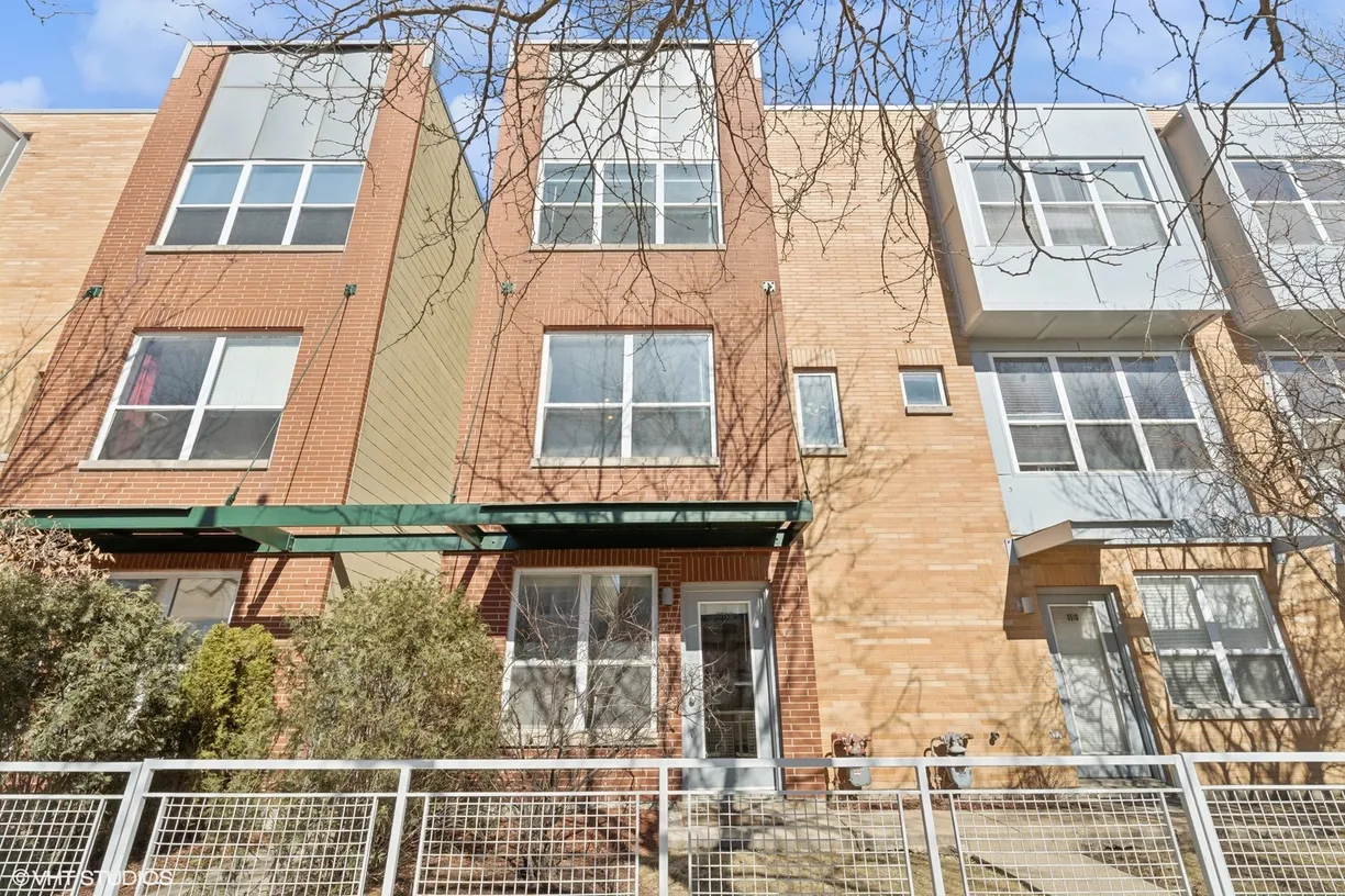 Chicago Real Estate | View 3512 W Belmont Avenue | 2 Beds, 2 Baths