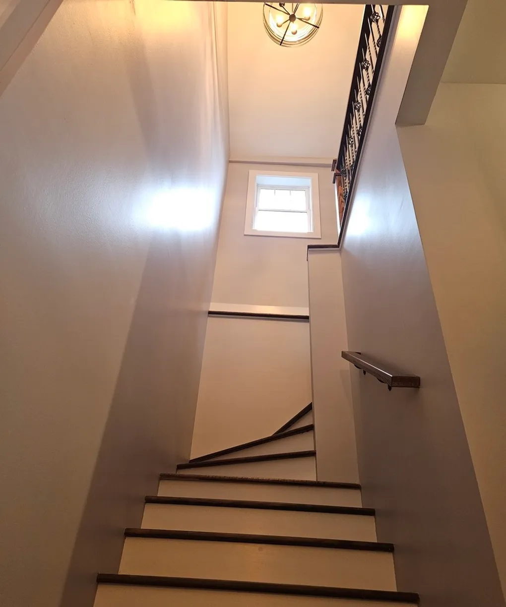 Chicago Real Estate | View 831 S Western Avenue, 1R | Listing