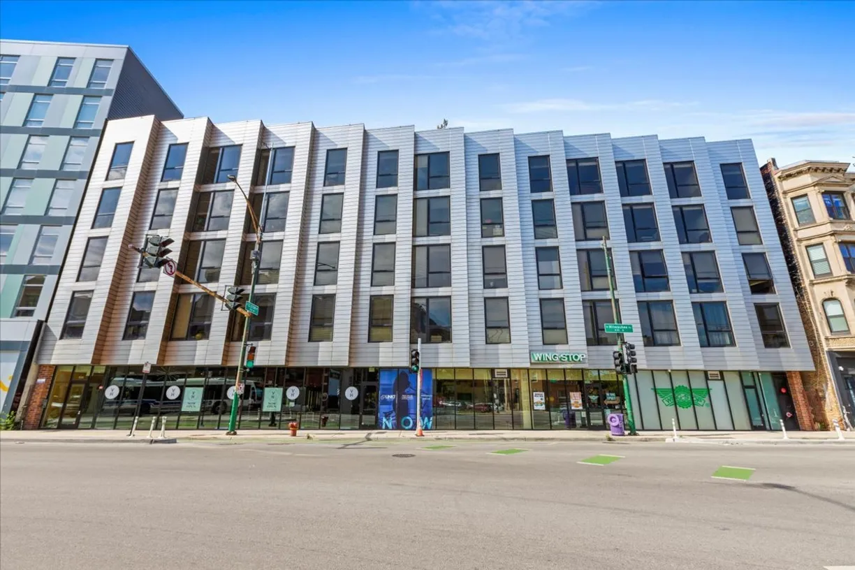 Chicago Real Estate | View 830 N Milwaukee Avenue, 301 | 3 Beds, 2 Baths