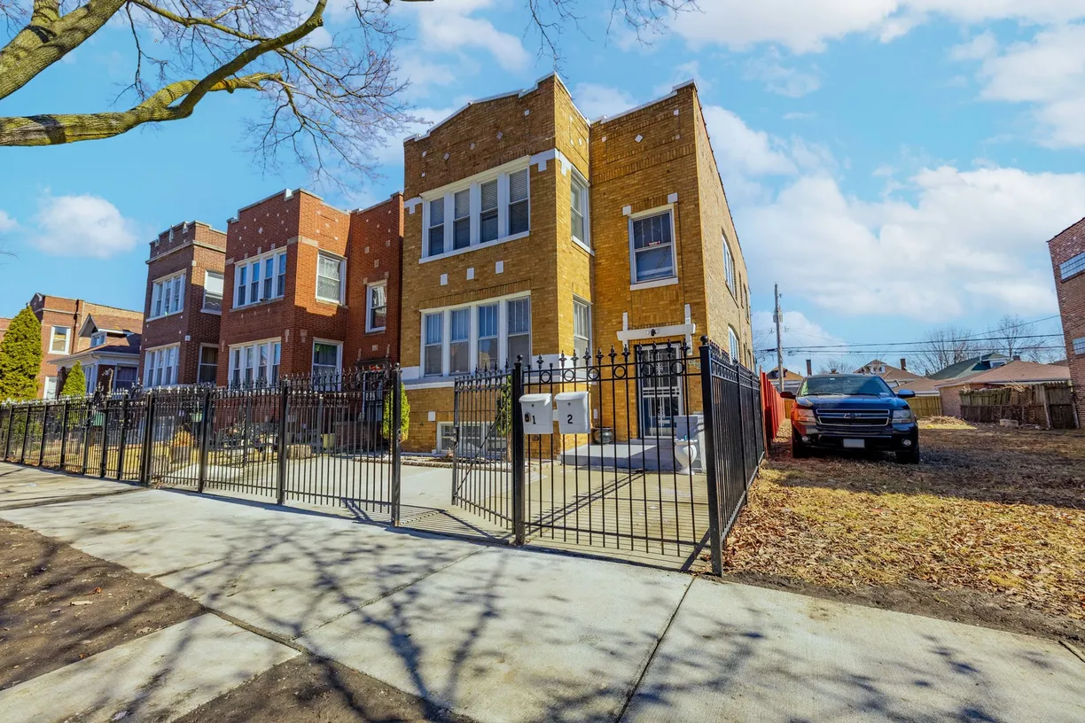 Chicago Real Estate | View  | Listing