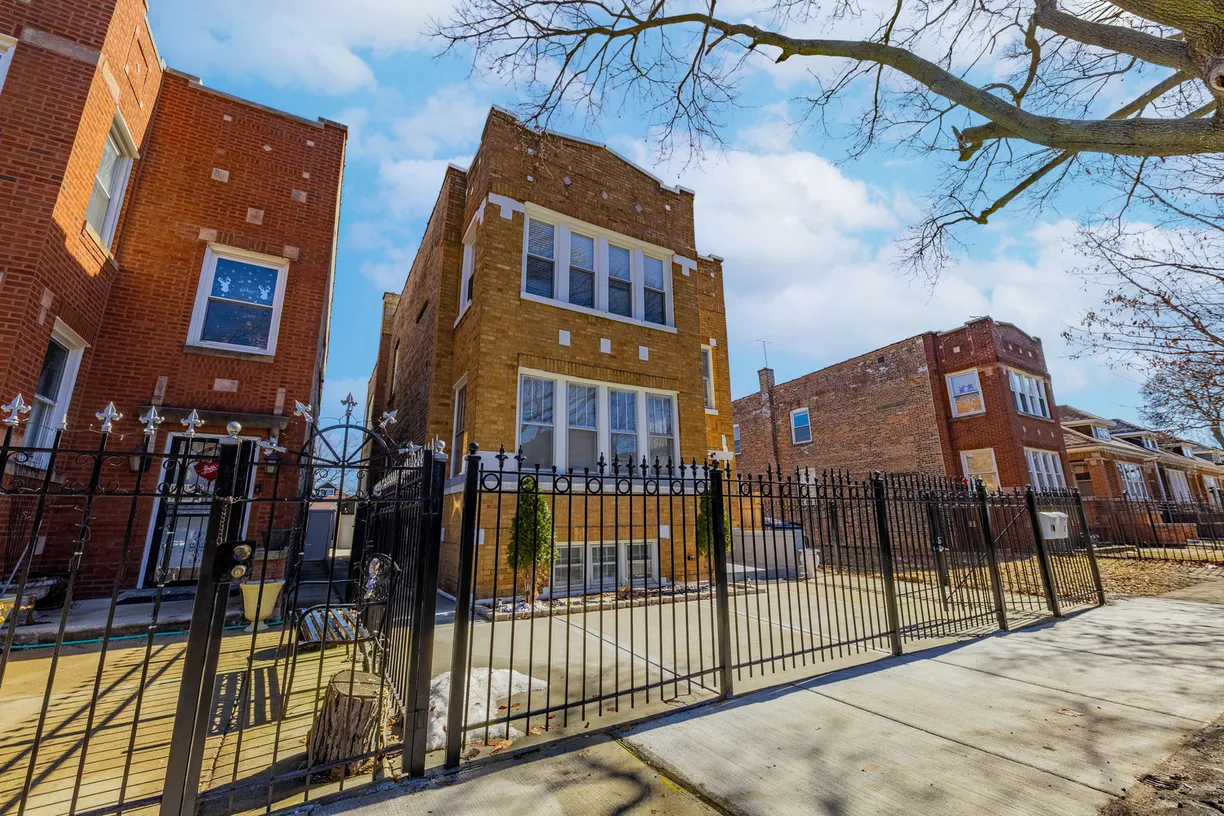 Chicago Real Estate | View  | Listing