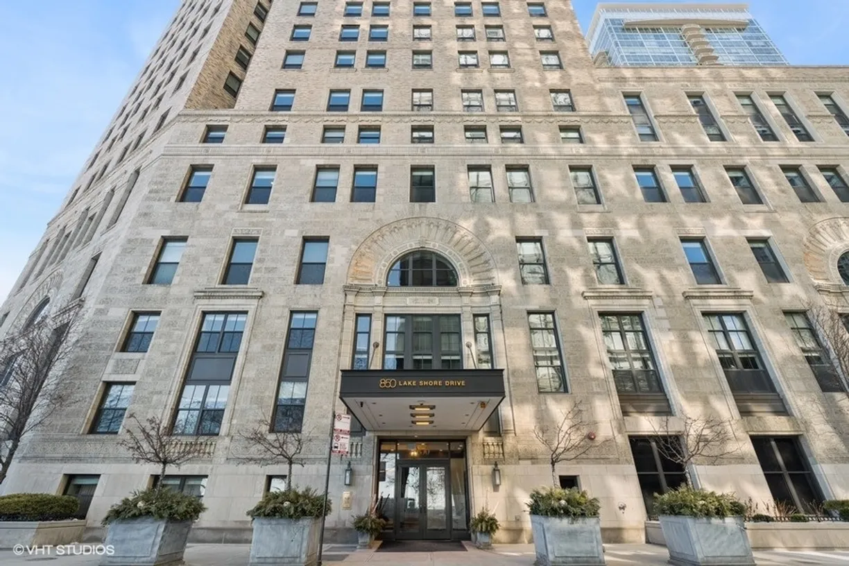Chicago Real Estate | View 850 N Lake Shore Drive, 1004 | 1 Bed, 1 Bath