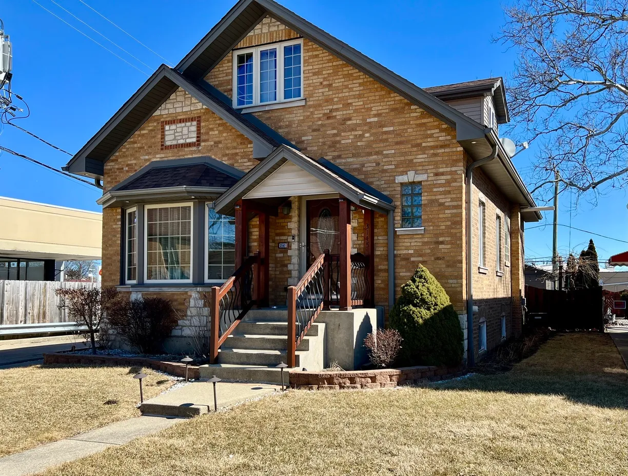 Chicago Real Estate | View 3145 N Nagle Avenue | 5 Beds, 2 Baths