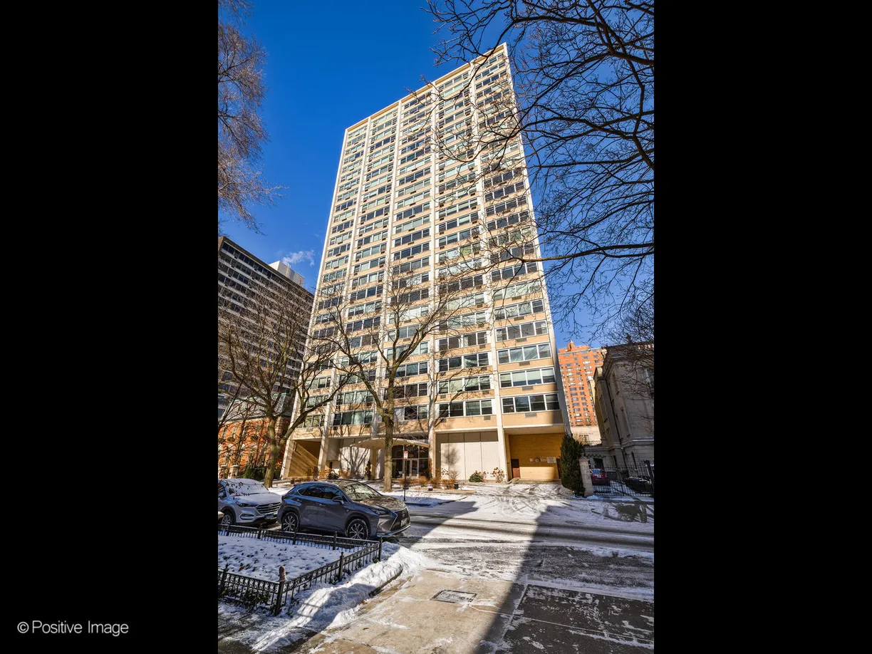 Chicago Real Estate | View 336 W WELLINGTON Avenue, 1002 | 1 Bed, 1 Bath