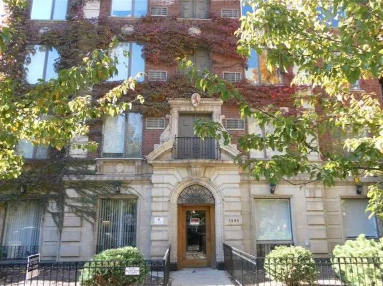 Chicago Real Estate | View 1504 N Dearborn Parkway, 5S | 3 Beds, 2 Baths