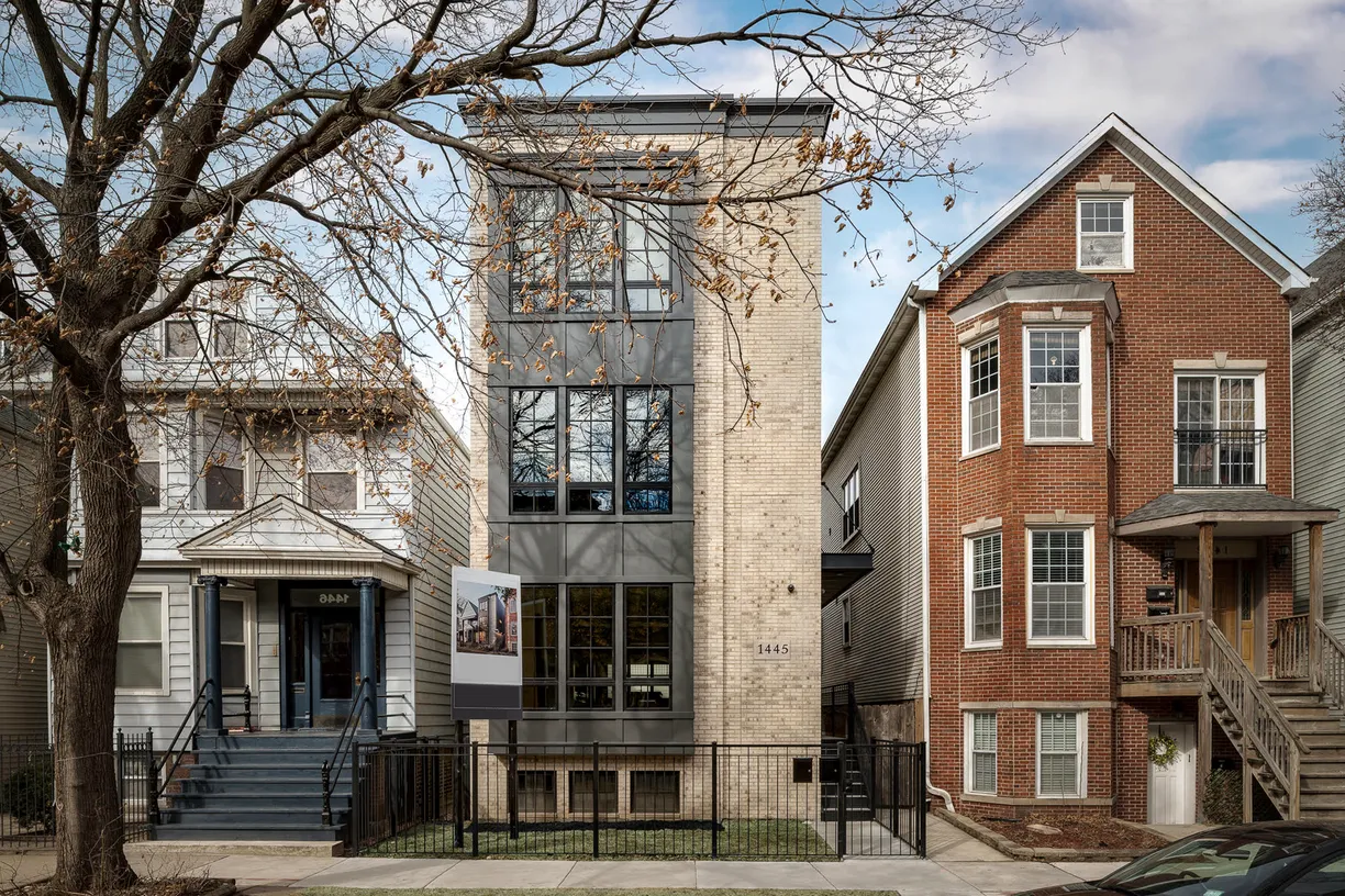 Chicago Real Estate | View 1445 W Roscoe Street, PH | 4 Beds, 2 Baths