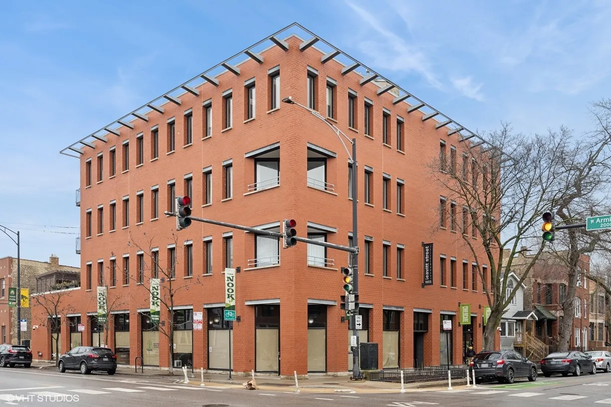 Chicago Real Estate | View 1955 N Leavitt Street, 3B | 2 Beds, 1 Bath
