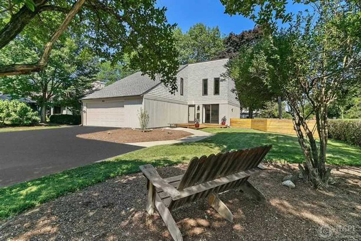 Chicago Real Estate | View 1143 Western Avenue | 3 Beds, 2 Baths