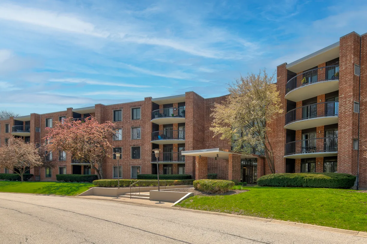 Chicago Real Estate | View 1405 E Central Road, 316B | Listing