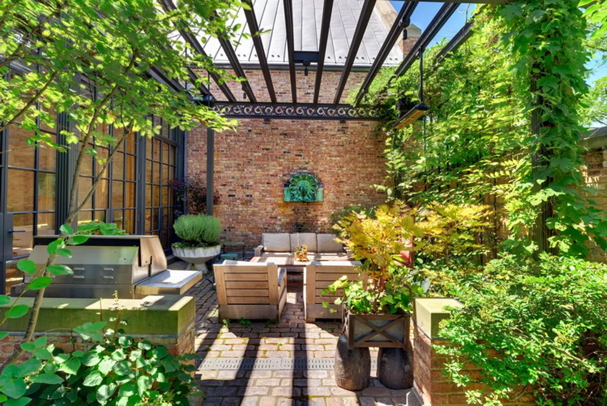 Chicago Real Estate | View 1970 N Burling Street | Listing