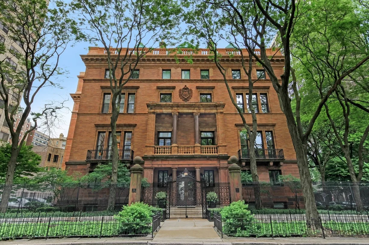Chicago Real Estate | View 1500 N Astor Street, 7 | 3 Beds, 2 Baths