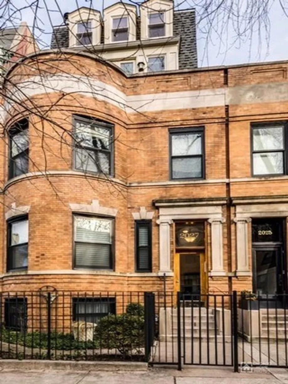 Chicago Real Estate | View 2027 N Howe Street, 1 | 3 Beds, 3 Baths