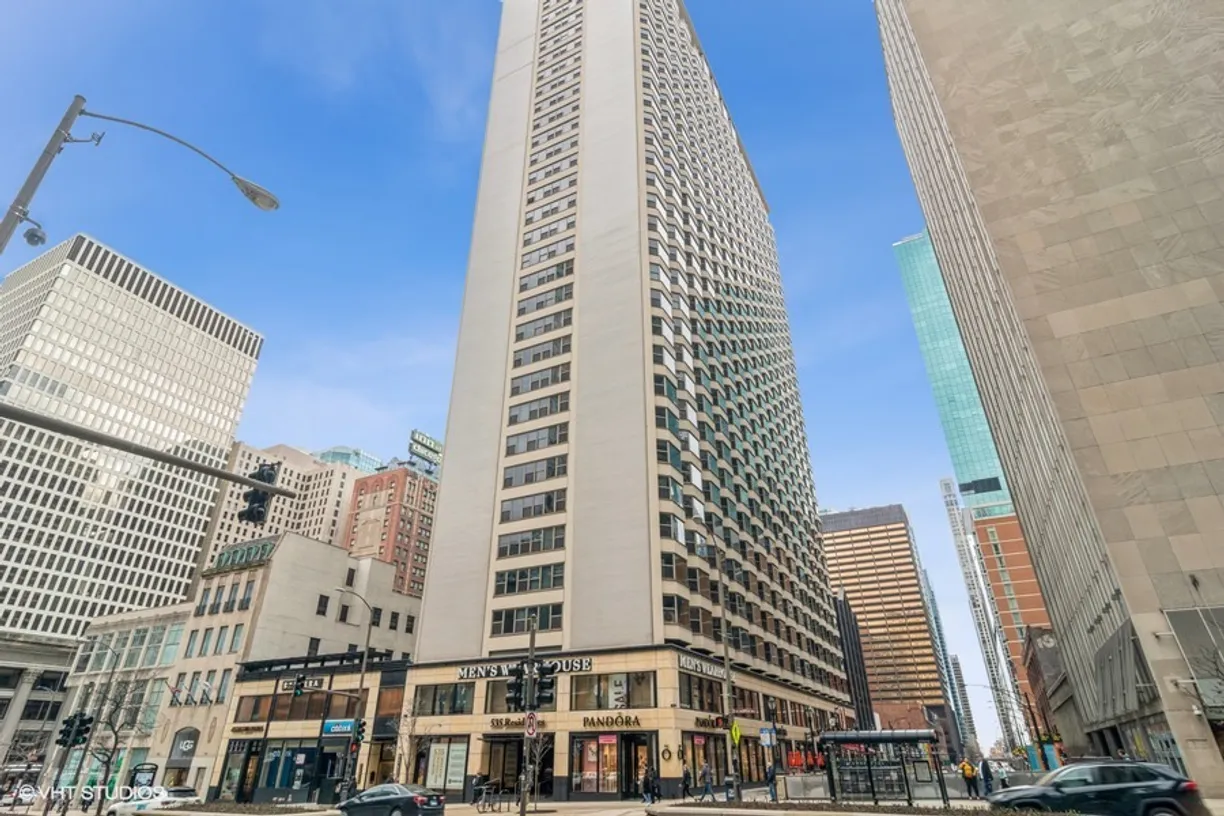Chicago Real Estate | View 535 N Michigan Avenue, 2405 | 1 Bed, 1 Bath