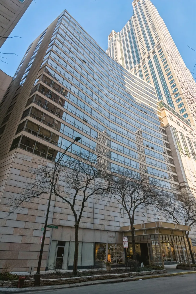 Chicago Real Estate | View 110 E Delaware Place, 401 | 2 Beds, 2 Baths