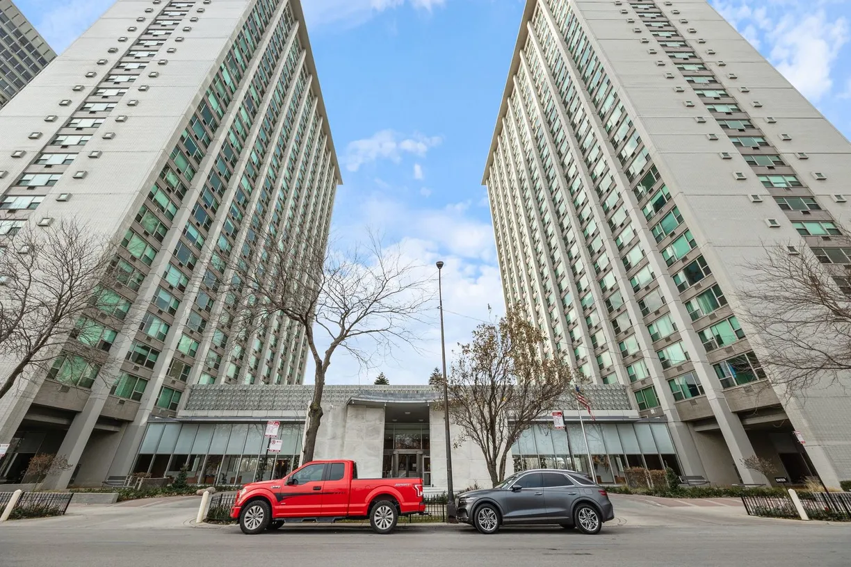 Chicago Real Estate | View 3600 N Lake Shore Drive, 704 | 1 Bath