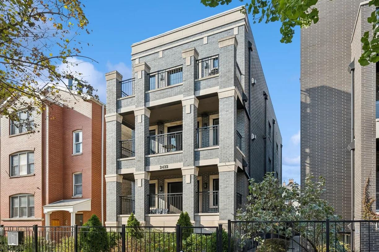 Chicago Real Estate | View 2422 N Racine Avenue, 2 | 2 Beds, 2 Baths
