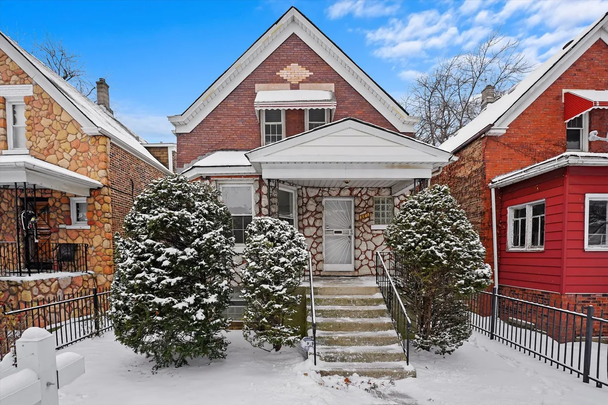 Chicago Real Estate | View 8548 S Aberdeen Street | 3 Beds, 1 Bath
