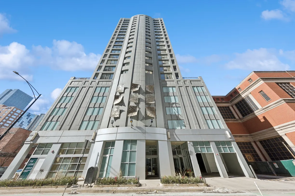 Chicago Real Estate | View 600 N Dearborn Street, 707 | 1 Bath