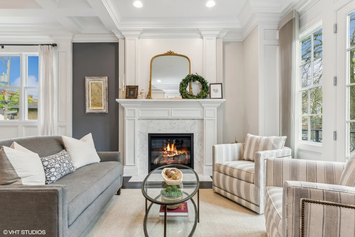 Chicago Real Estate | View 3019 N Hamilton Avenue | Listing
