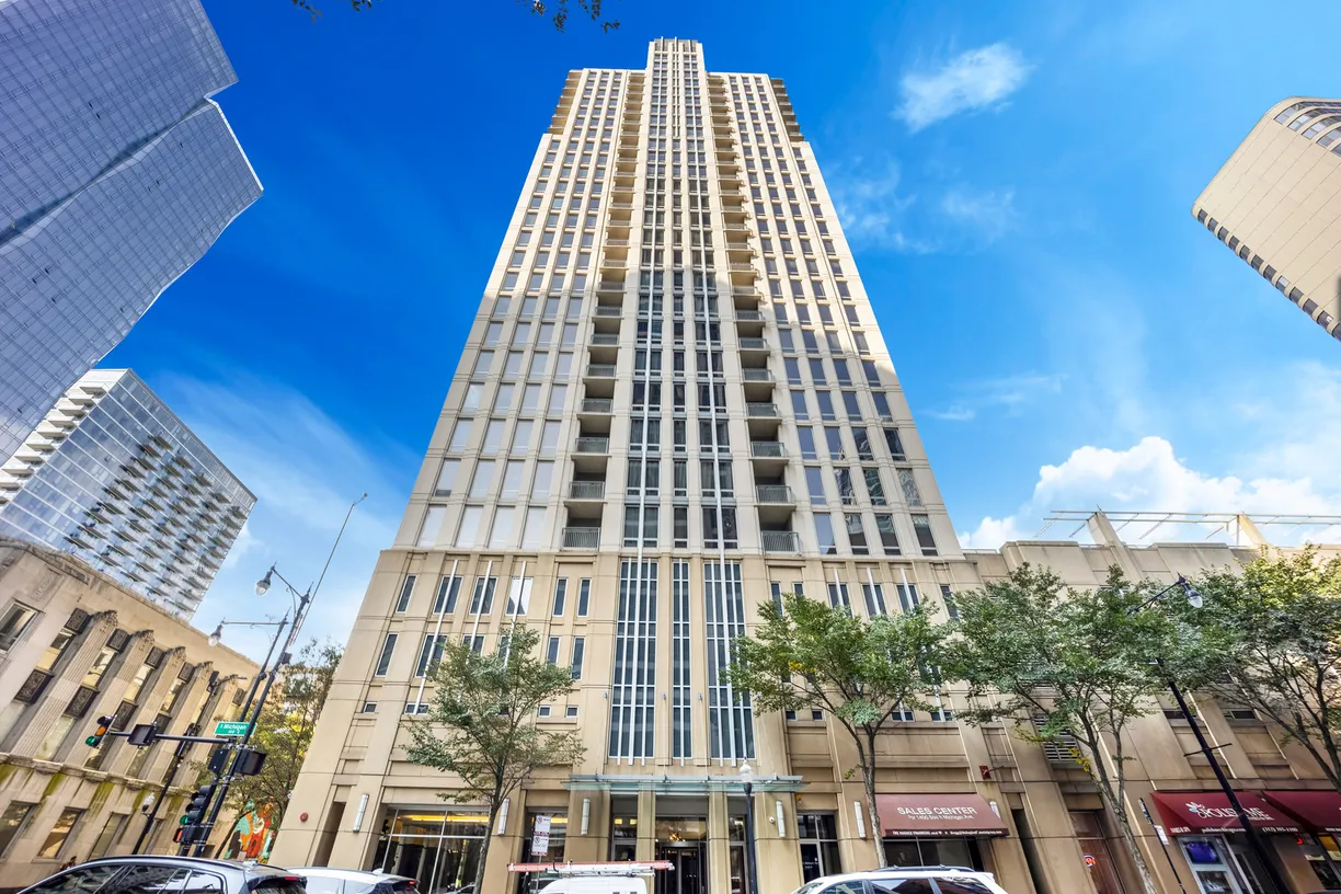 Chicago Real Estate | View 1250 S Michigan Avenue, 2705 | 3 Beds, 2 Baths