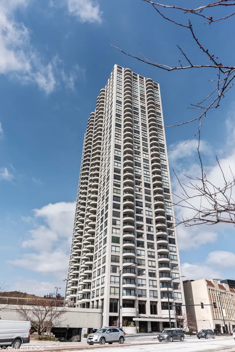 Chicago Real Estate | View 2020 N Lincoln Park West, 6C | 1 Bed, 1 Bath