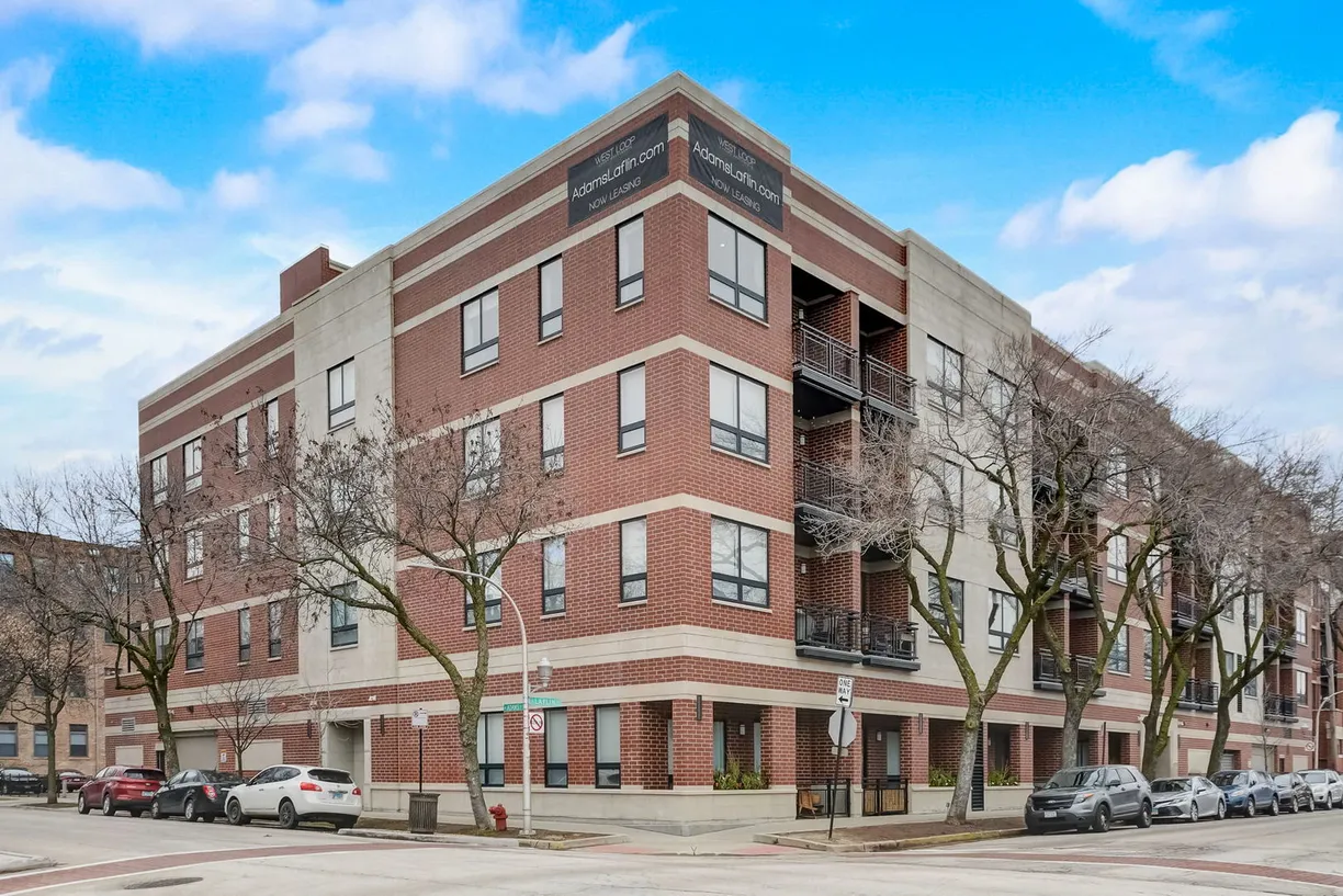 Chicago Real Estate | View 128 S Laflin Street, 303 | 2 Beds, 2 Baths