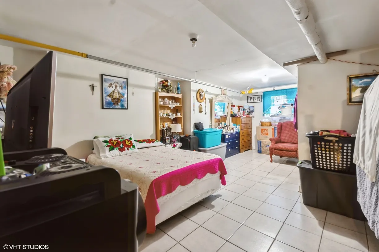 Chicago Real Estate | View 1745 W North Shore Avenue | Listing