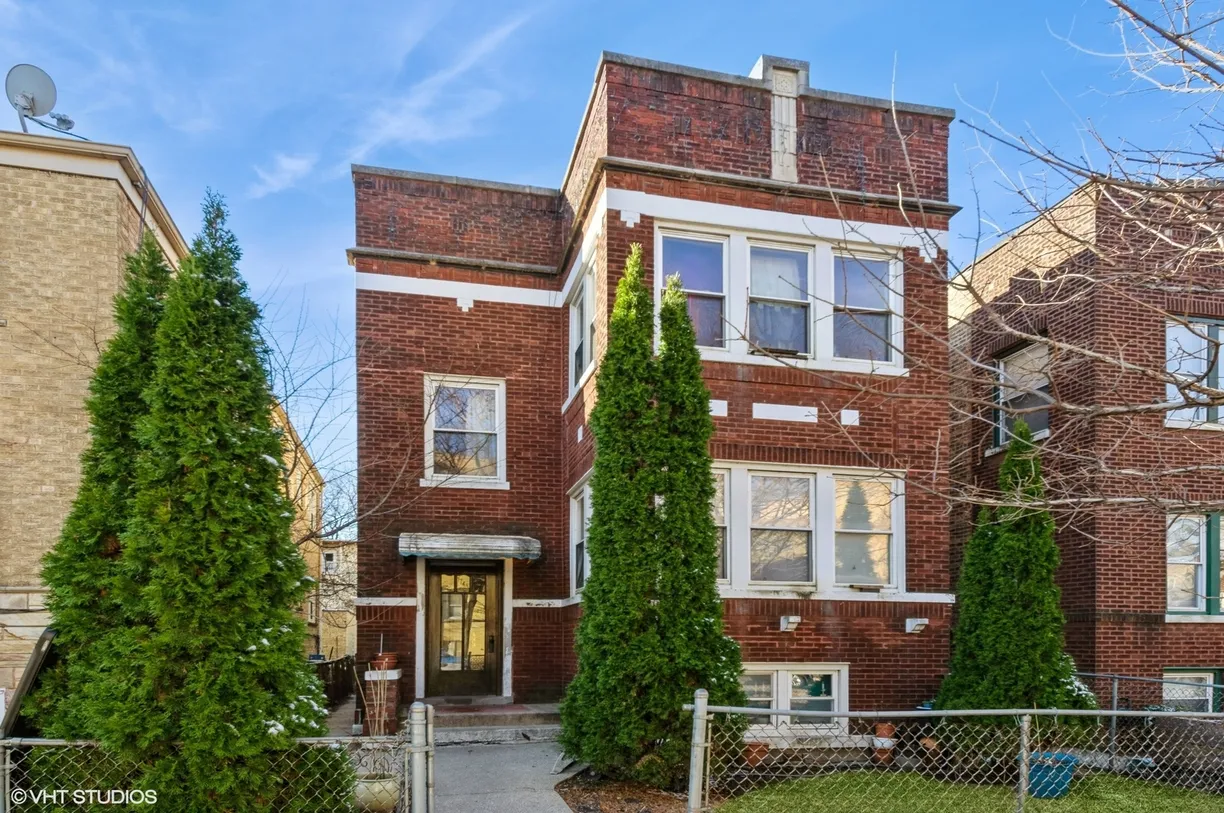 Chicago Real Estate | View 1745 W North Shore Avenue | 6 Beds, 3 Baths