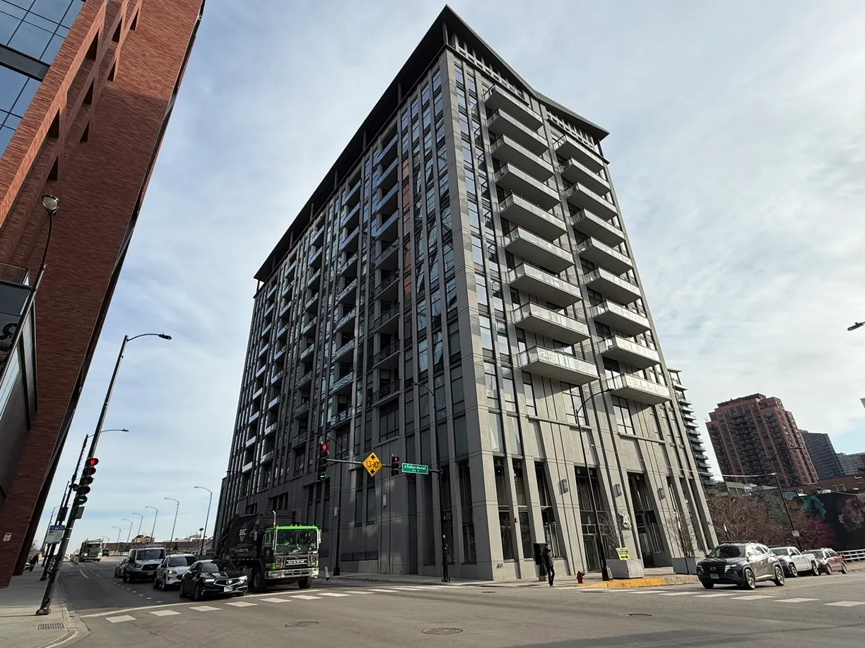 Chicago Real Estate | View 740 W FULTON Street, 808 | 2 Beds, 2 Baths