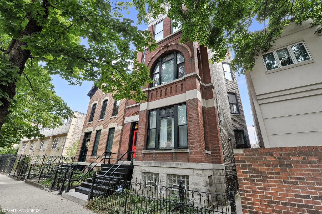 Chicago Real Estate | View 1917 N Larrabee Street, 1 | 3 Beds, 2 Baths