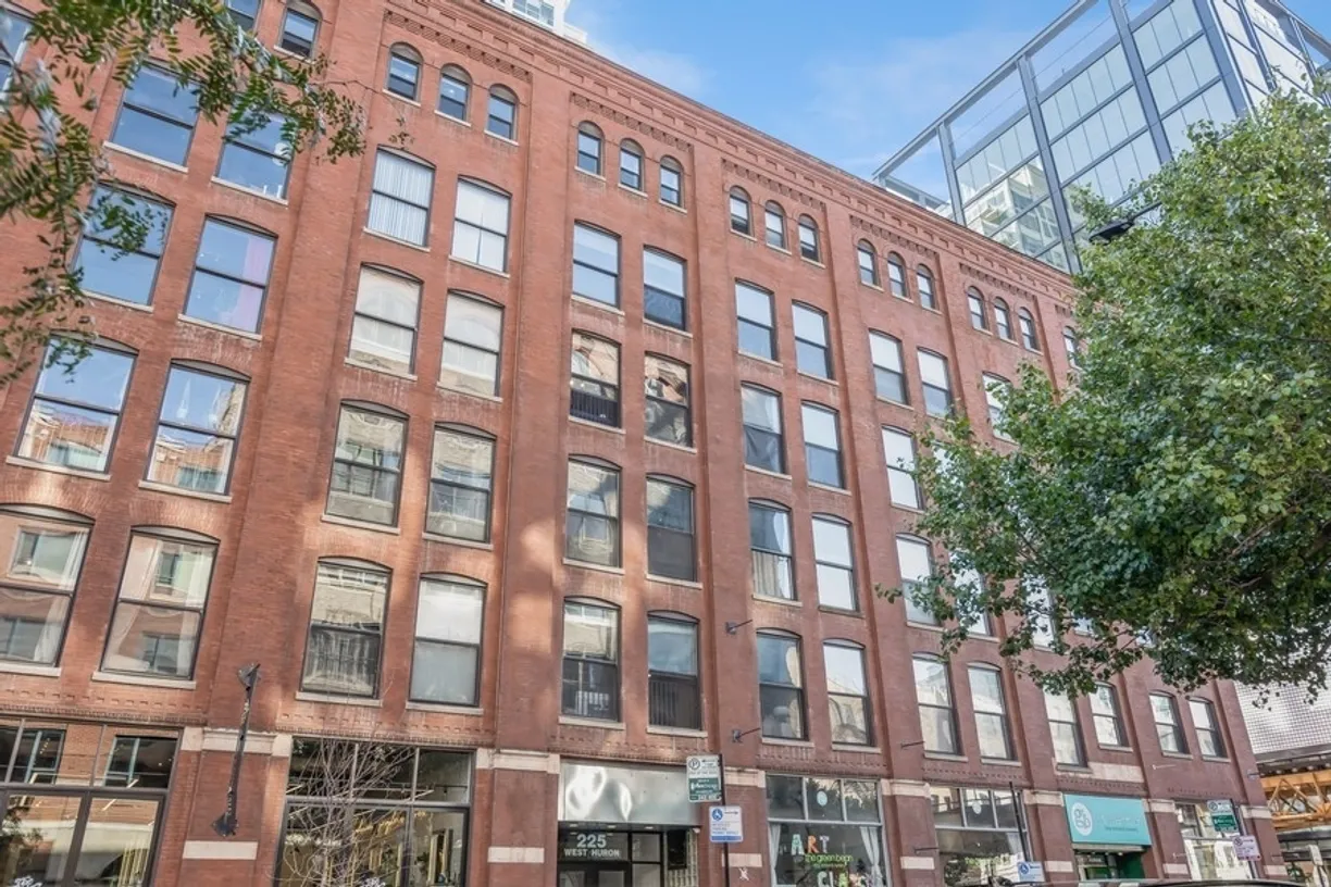 Chicago Real Estate | View 225 W Huron Street, 314 | 1 Bed, 1 Bath