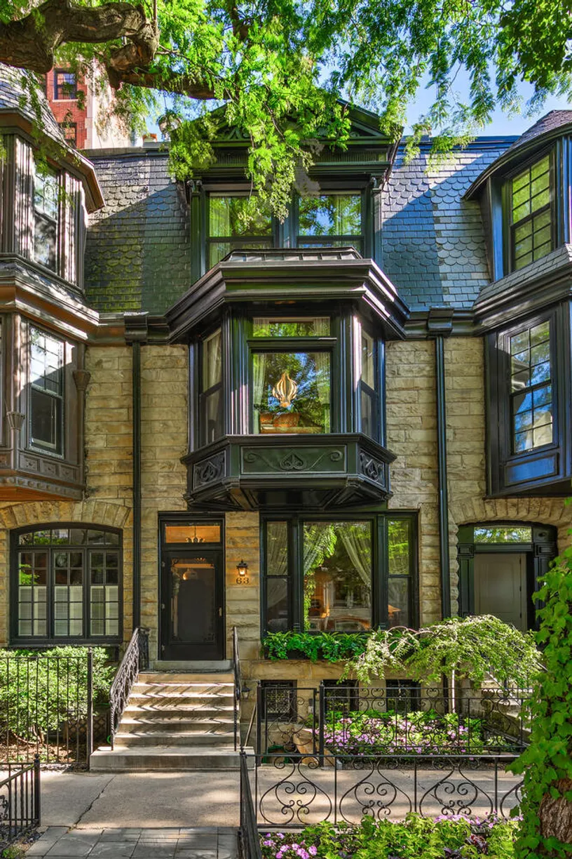 Chicago Real Estate | View 63 E Elm Street | 5 Beds, 4 Baths