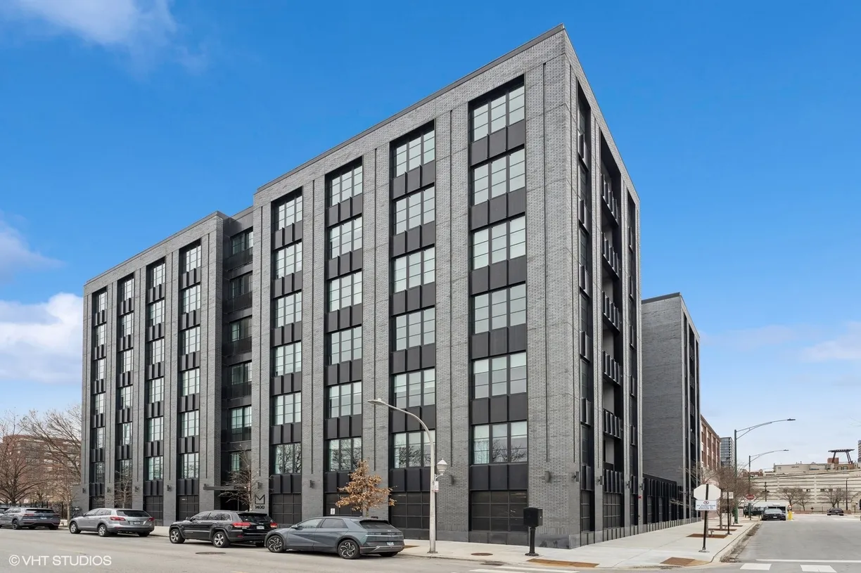 Chicago Real Estate | View 1400 W Monroe Street, 2D | 3 Beds, 2 Baths