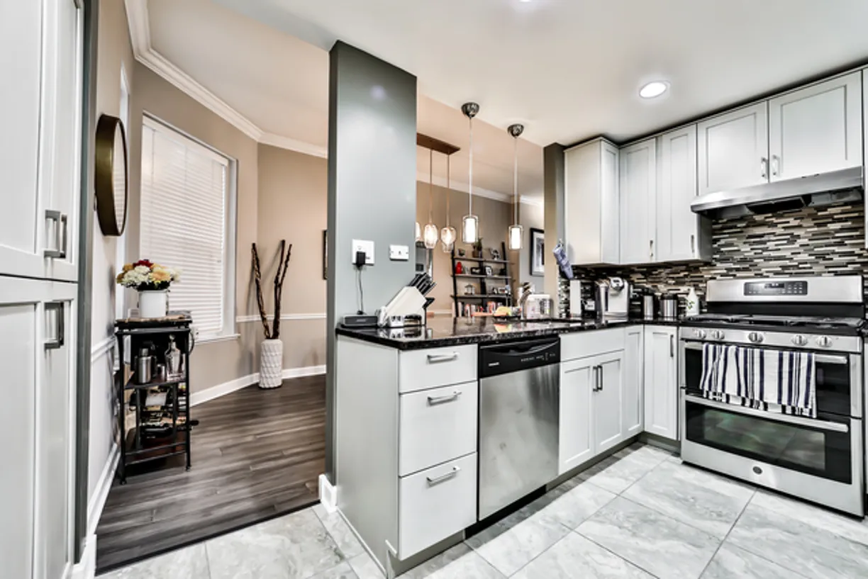 Chicago Real Estate | View 1500 N LaSalle Drive, 5B | Listing