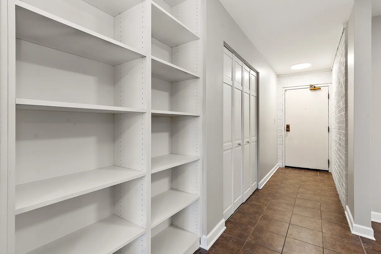 Chicago Real Estate | View 254 E Bailey Road, M | Listing