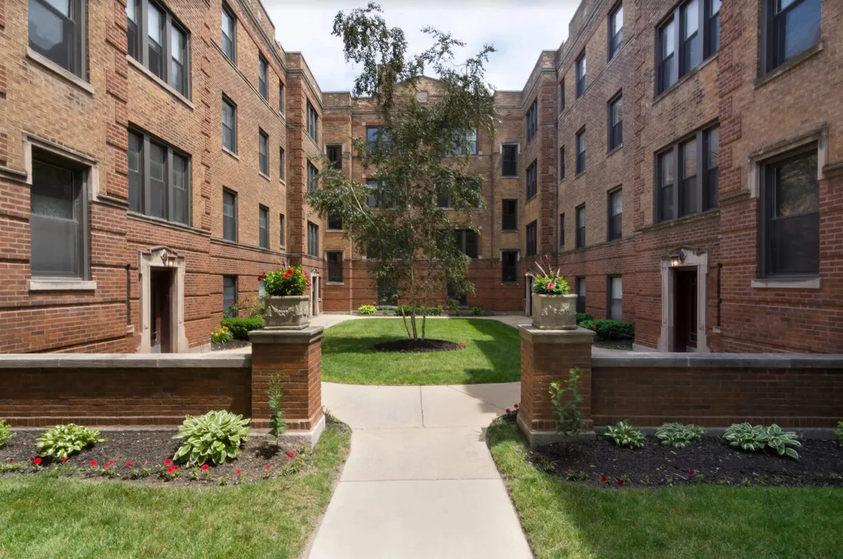 Chicago Real Estate | View 3509 N Racine Avenue, GDN | 1 Bed, 1 Bath