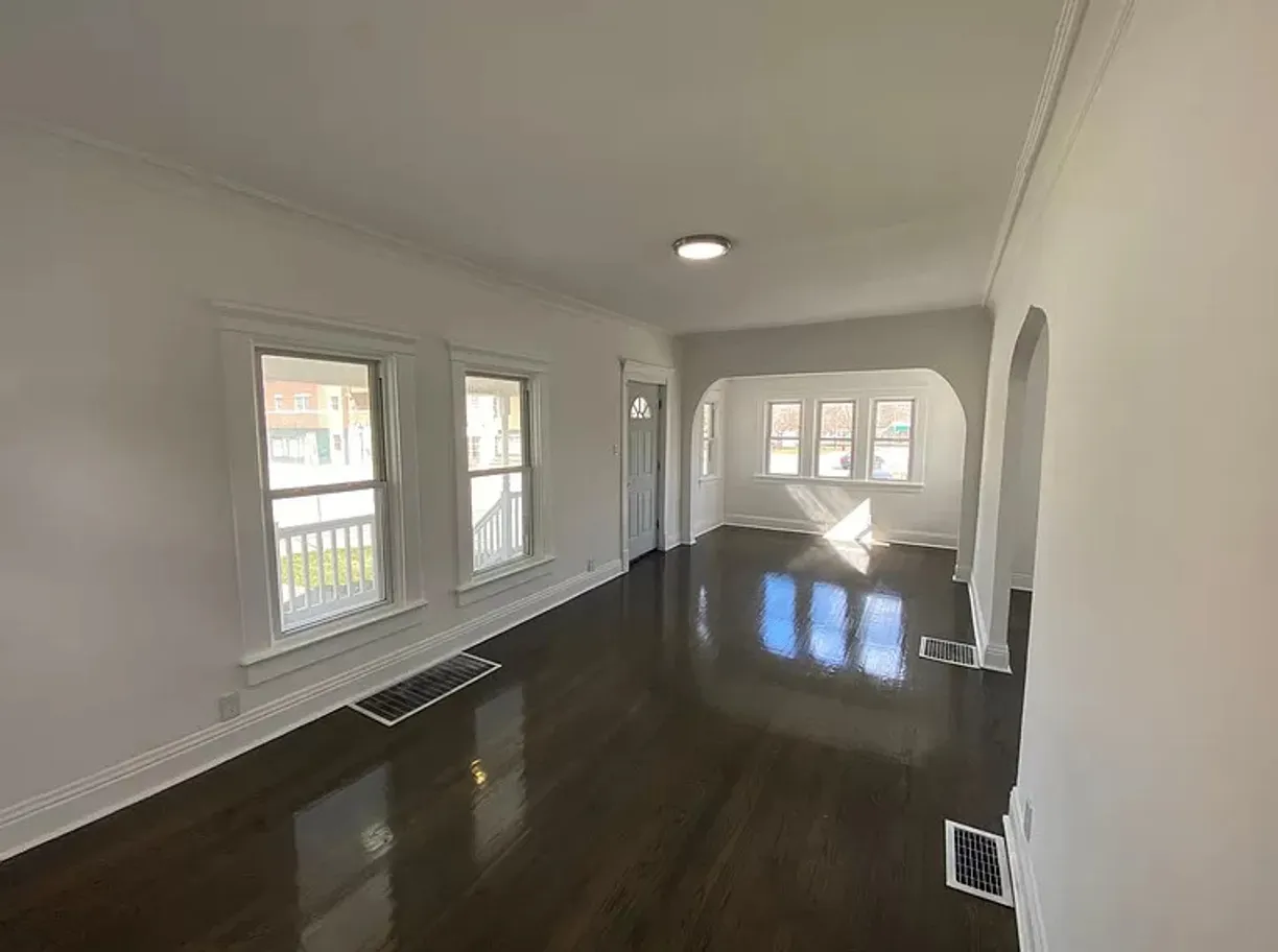 Chicago Real Estate | View 14 W Main Street | Listing