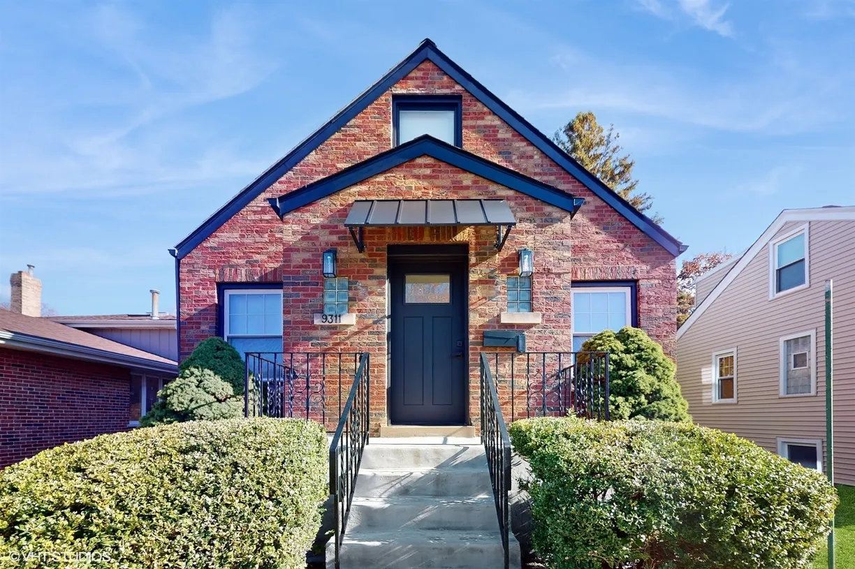 Chicago Real Estate | View 9311 S Richmond Avenue | 3 Beds, 2 Baths