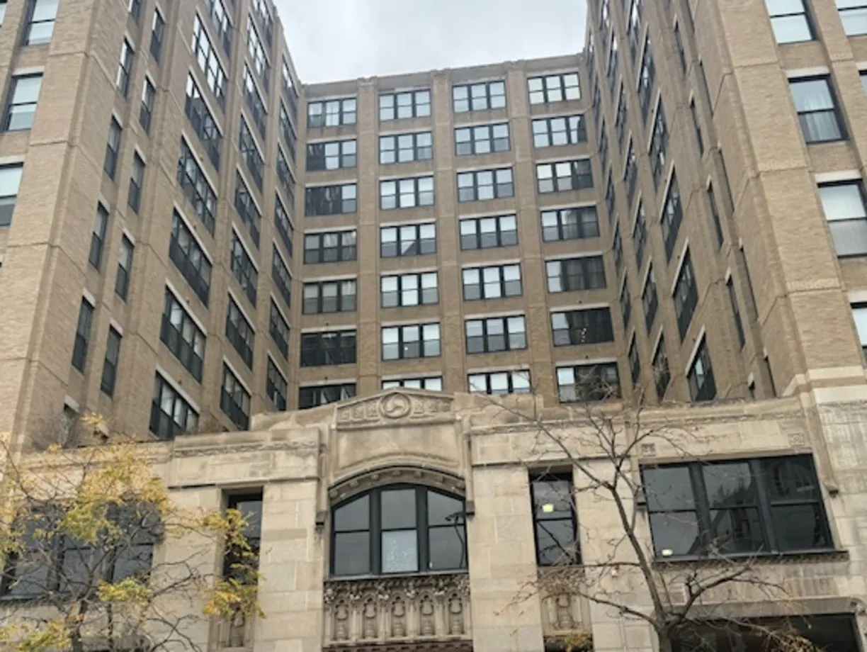 Chicago Real Estate | View 728 W Jackson Boulevard, 1113 | 2 Beds, 2 Baths